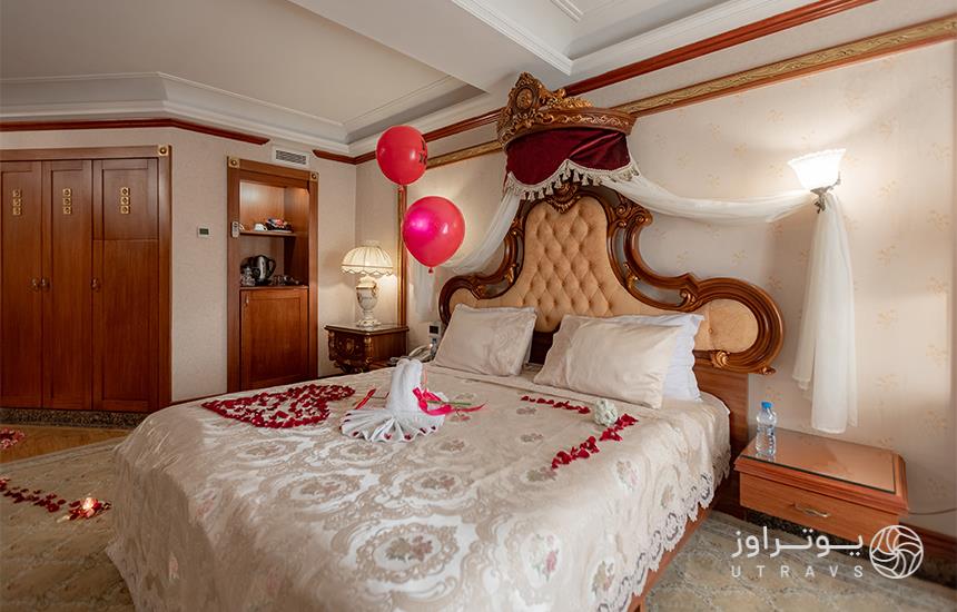 اتاق ماه عسل هتل بین‌المللی قصر مشهد